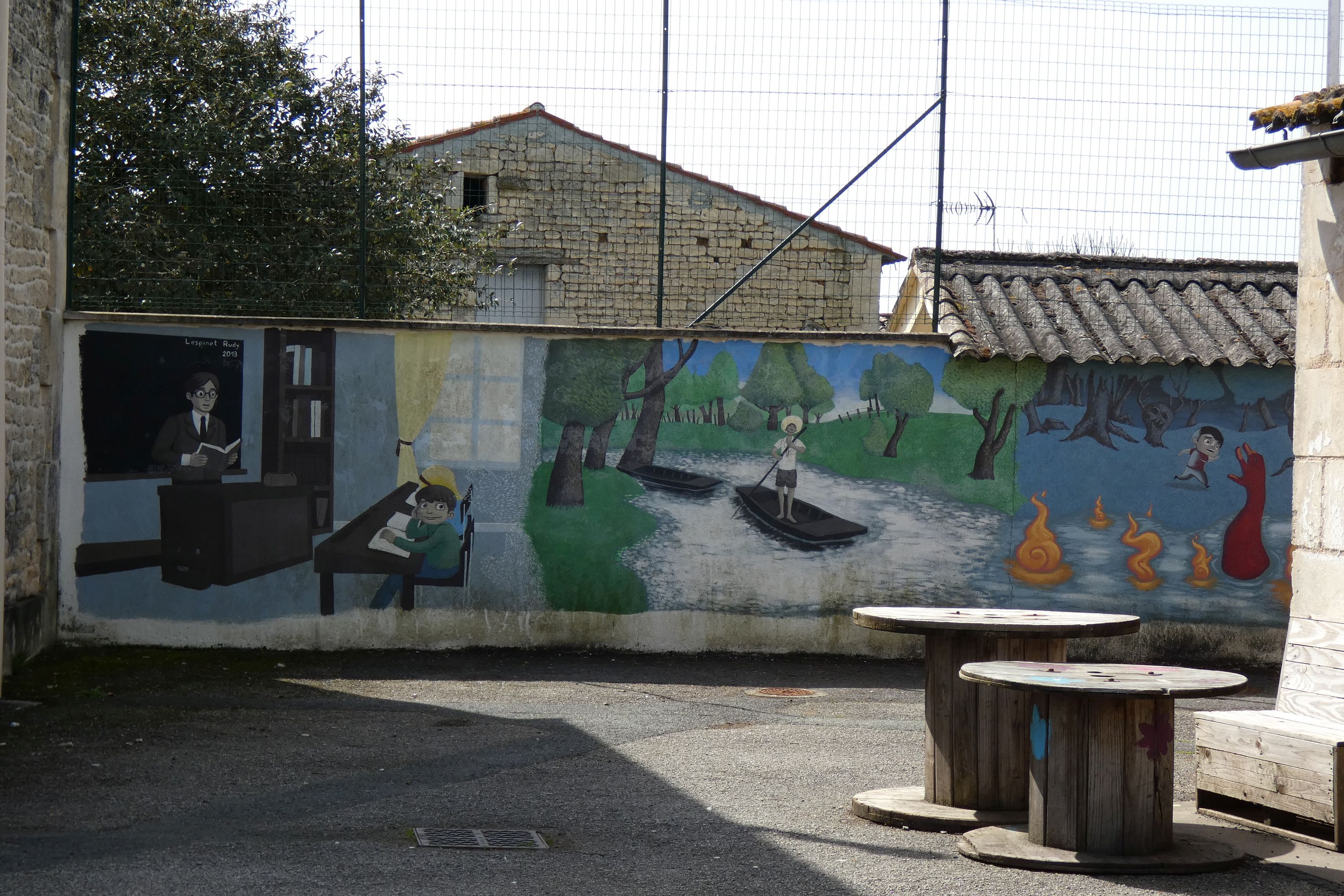 Ecole primaire d'Aziré, puis salle des fêtes Alfred-Roux et café