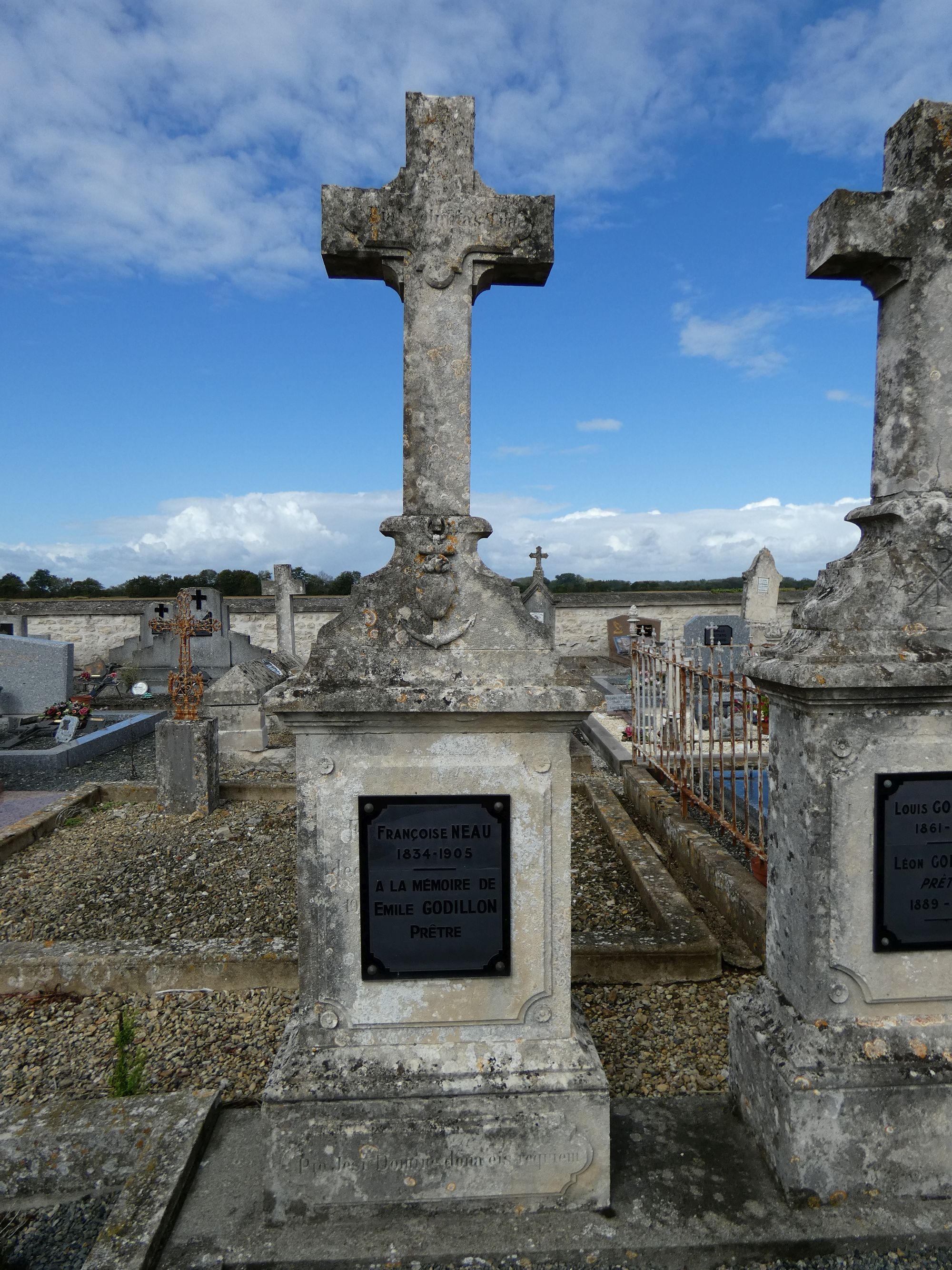 Enclos funéraire de la famille Godillon