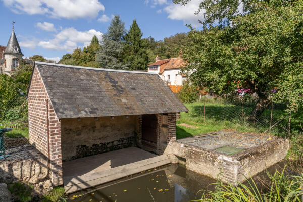 Lavoir et vivier, route de la Savonnière