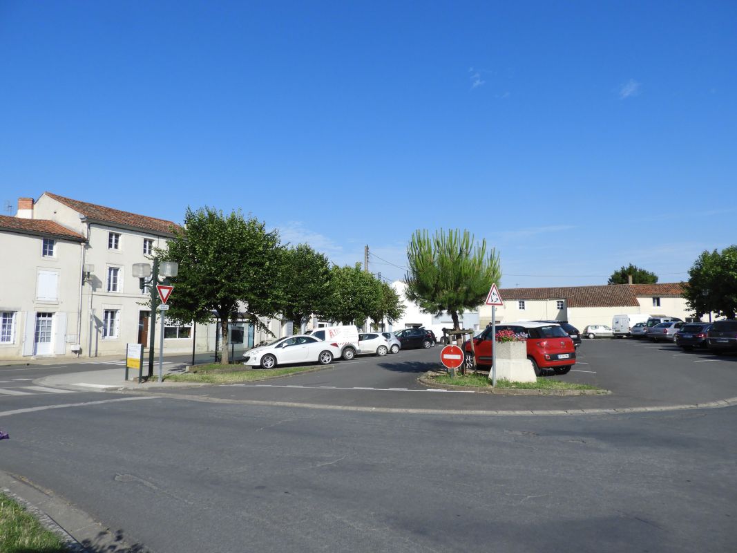 Place Charles-De-Gaulle