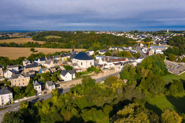 Bourg de Saint-Jean-sur-Mayenne