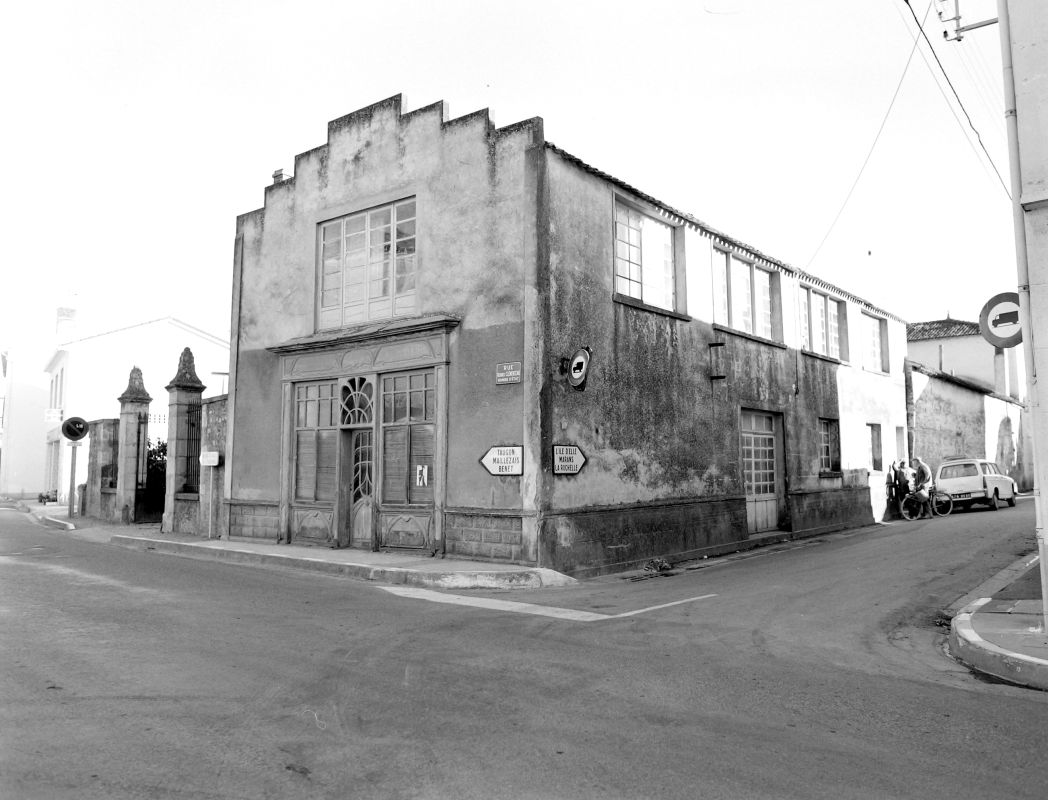Demeure, atelier d'artisan puis garage automobile, 58 et 60 rue Georges-Clemenceau