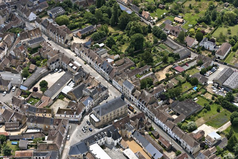 Le quartier de la place d'Armes et de la rue Saint-Nicolas, site de l'ancien château-fort de Bonnétable.