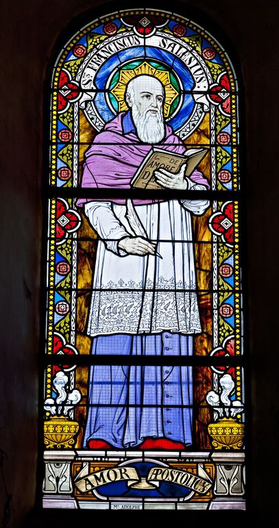 Ensemble de 5 verrières à personnage : Sacré Cœur, saint Jean l'évangéliste, sainte Marie Madeleine, saint François de Sales, saint François d'Assise (baies 0 à 2) - Église paroissiale Notre-Dame, Montaudin