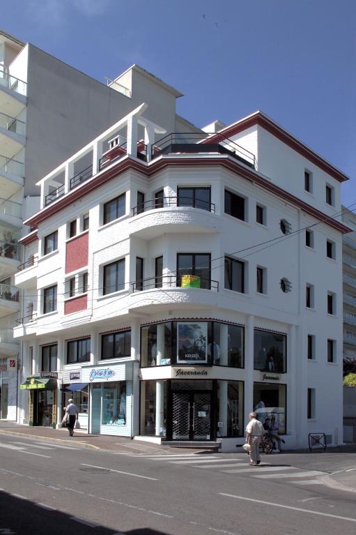 Immeuble à logements dit immeuble Godin, magasin de commerce, 11 avenue du Général-de-Gaulle