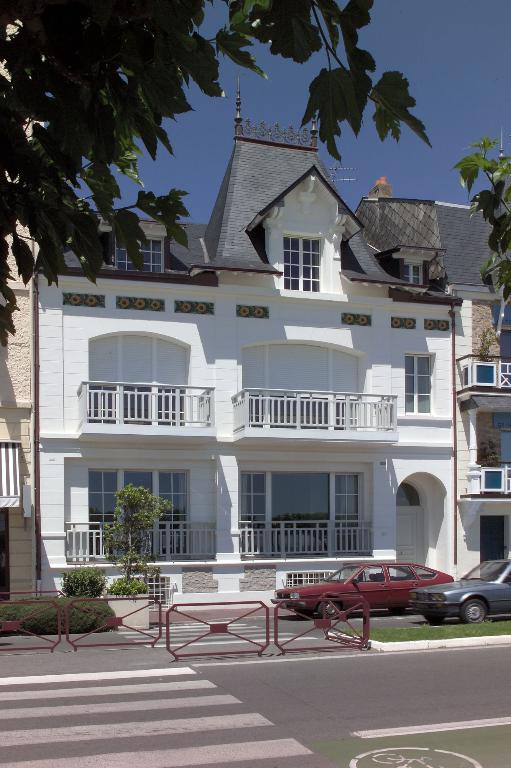 Maison dite villa balnéaire Jeanne André puis Eniroc, 14 esplanade Lucien-Barrière