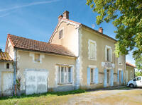 Presbytère puis mairie et bureau de poste de Sainte-Christine, actuellement maison, place Gabriel-Delaunay